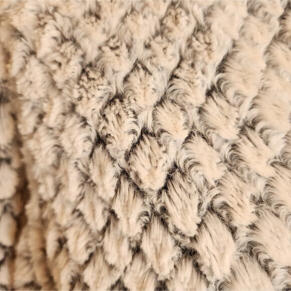 SIMPLY SOUTHERN Medium Heather Gray Simply Fuzzy Pullover - Picture 6 of 9